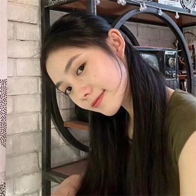 夜色中的她